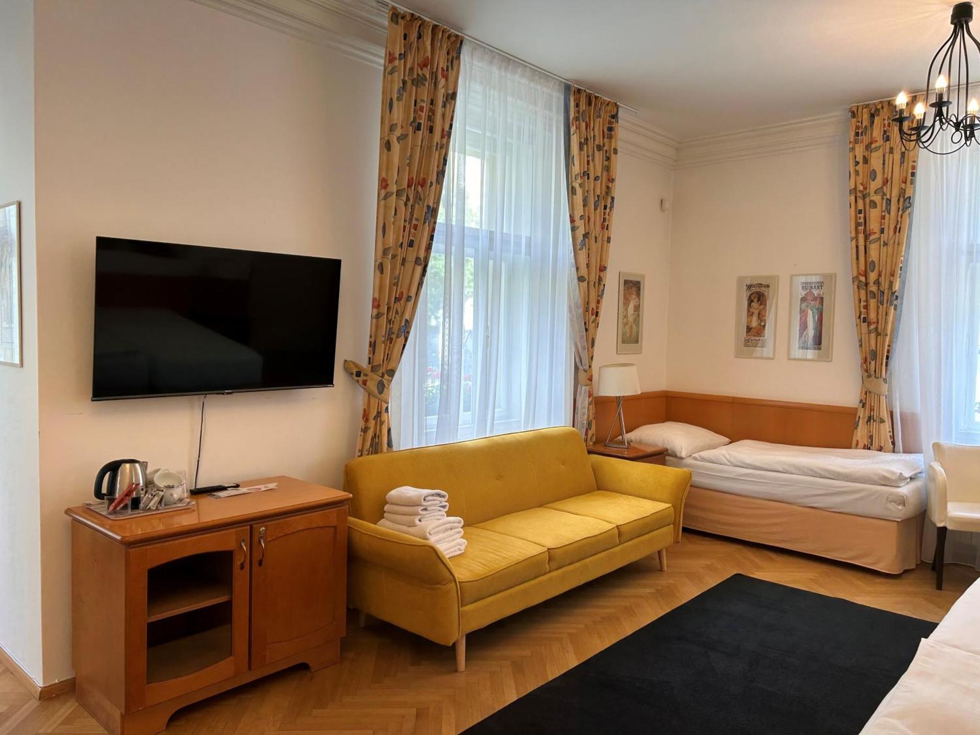Jana - Domov Mladeze Guest house 2*